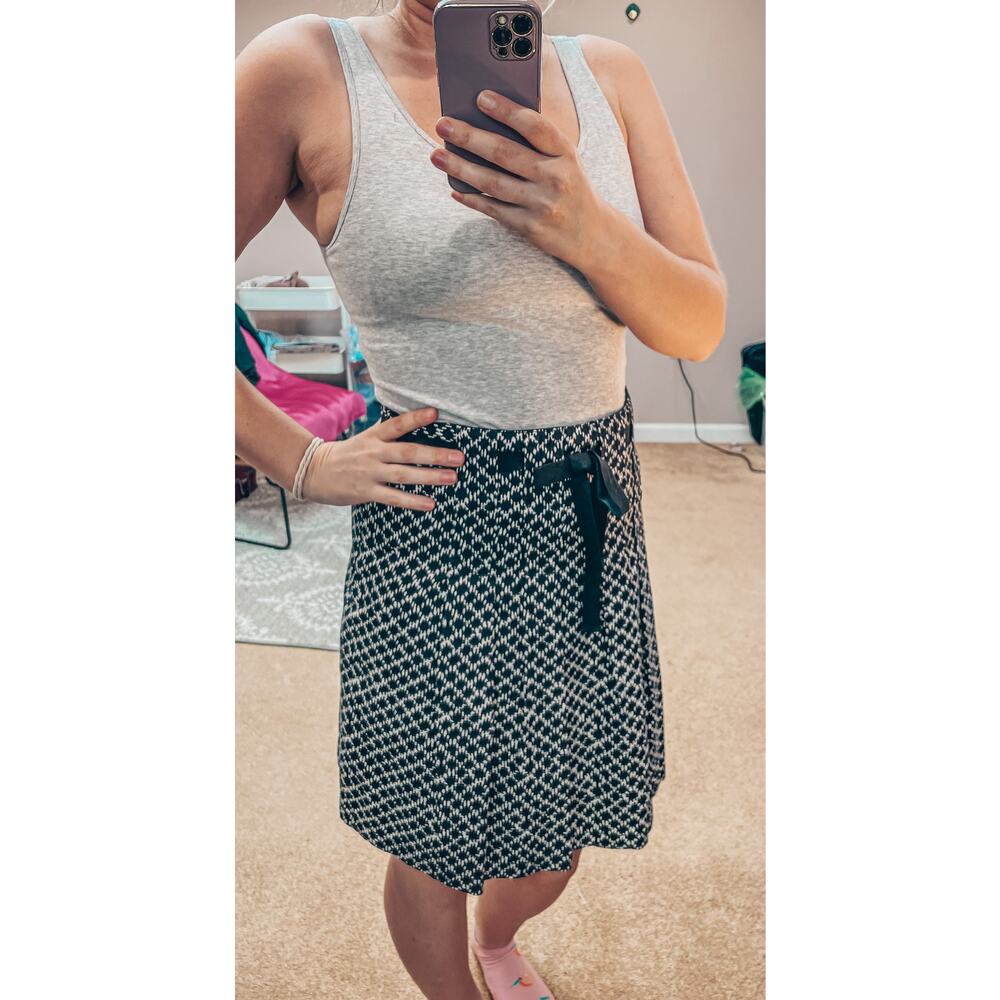 LOFT Bowtie Black White Pleated Skirt Size 6